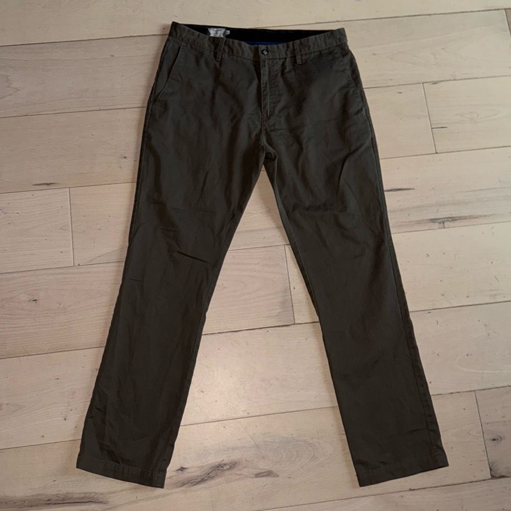 Men’s Volcom Straight Leg Chino Pants Size 34